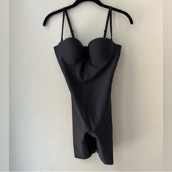 SKIMS Body Contour Underwire Mid Thigh Bodysuit M - Picture 5 of 8